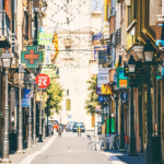 Rue commerce vide